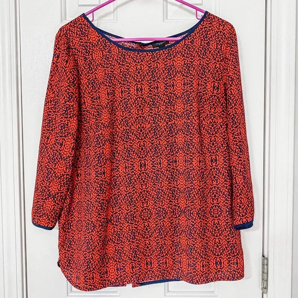 ANN TAYLOR • Navy + Red Printed Blouse
